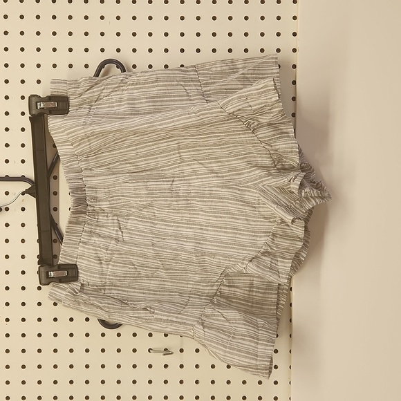 LISTICLE 2 pc shorts set gray stripe ruffle top and shorts.  NWT size large - Picture 6 of 8